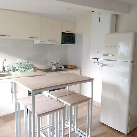 Xeitosa Ii, En El Centro De Tatil Evi Vigo
